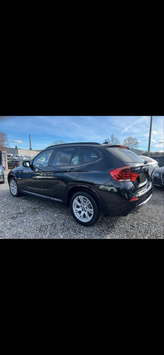Autoturism Bmw X1.      .
