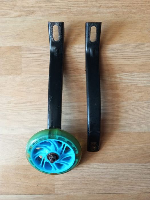 Продам учебные колёса