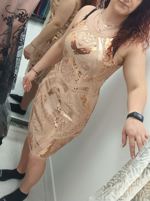 Официална  рокля - паети