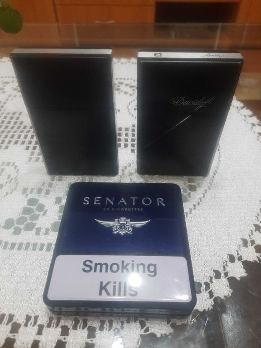 Продавам метални кутий за  Davidof