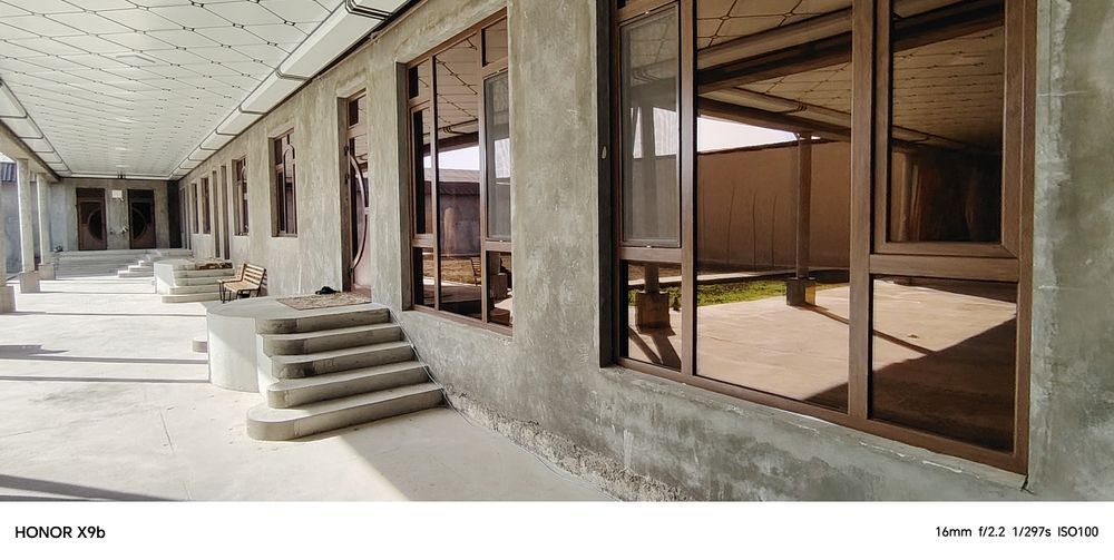 8 sotik hovli sotiladi