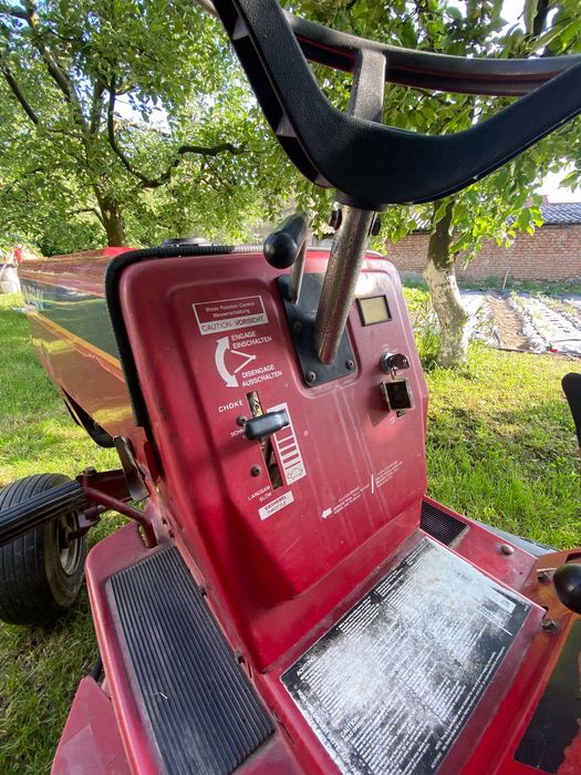 Tractor de tuns iarba MURRAY 11CP