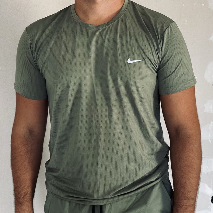 Nike Тениски L/Xl - С ЕТИКЕТИТЕ