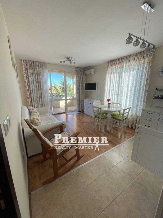 Продава се отличен тристаен апартамент в Равда.