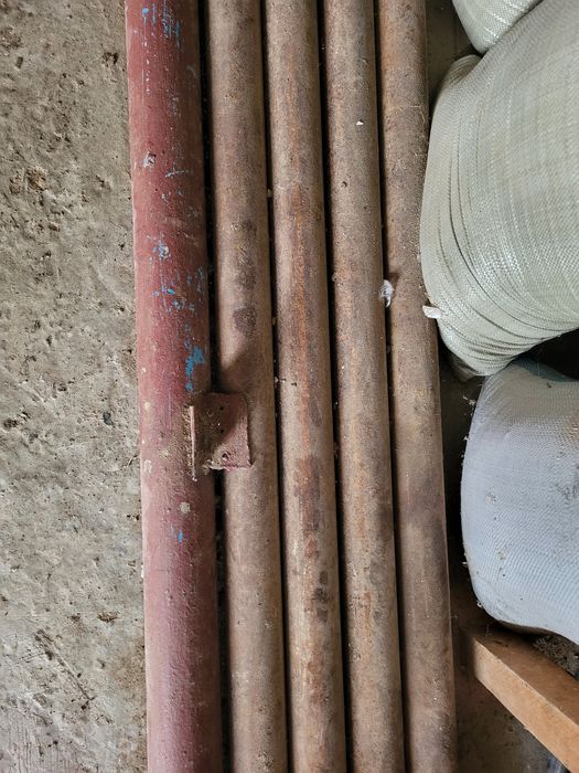 Продается труба металлический бу.для стойка