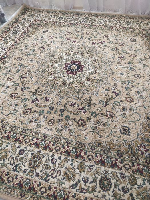 Продам ковер в отличном состоянии