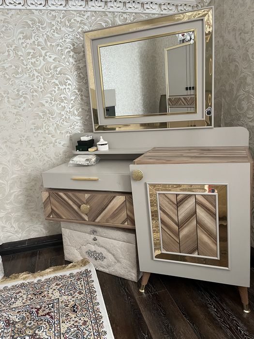 Продам спальный гарнитур