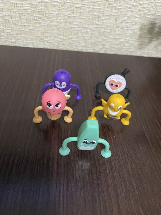 Игрушки из киндеров