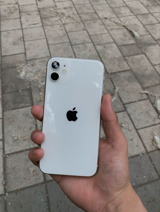 Продам Айфон 11