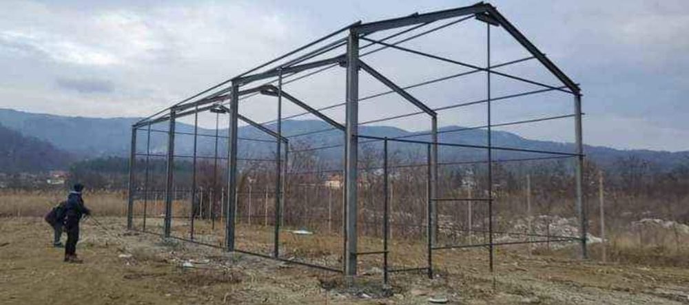Vând hala metalica