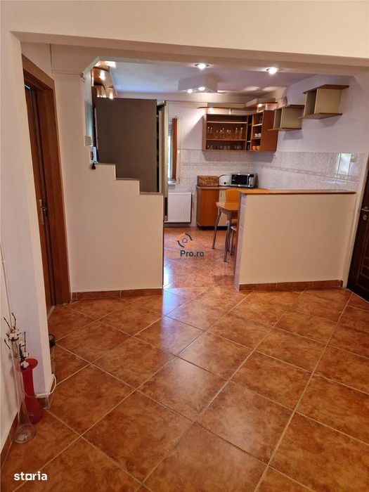 Dambovita 3 camere Decomandat etaj 4