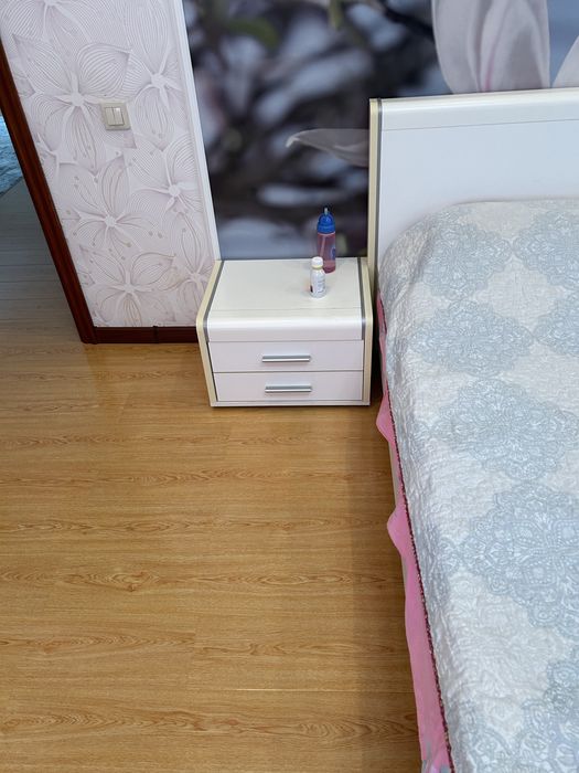 Продаю спальный гарнитур