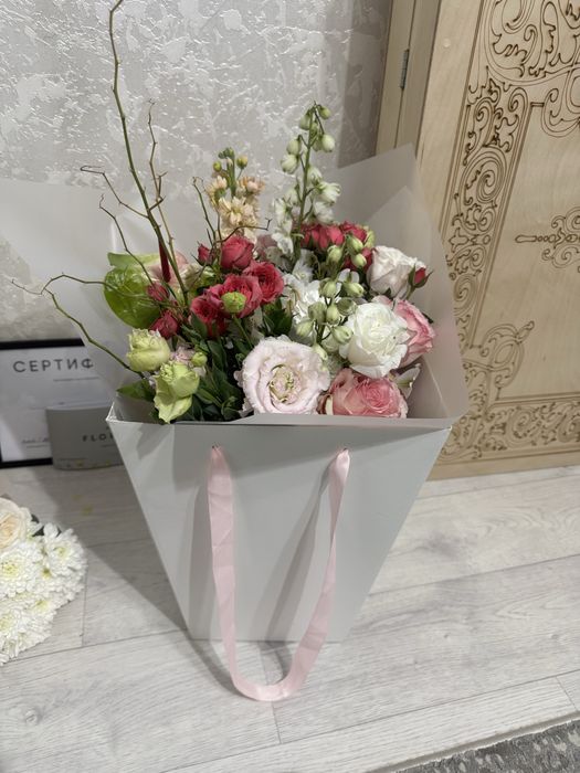 Цветы в коробке