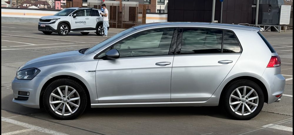 VW Golf Lounge Motor 1.6 TDI 110 CP