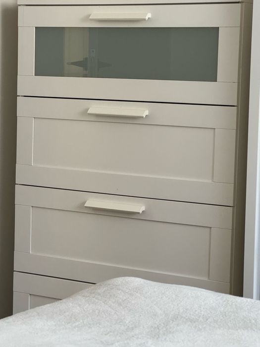 Comodă / Dulap cu sertare – alb, stare foarte bună