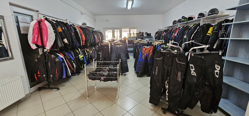 Pantaloni moto mai multe mărimi și modele