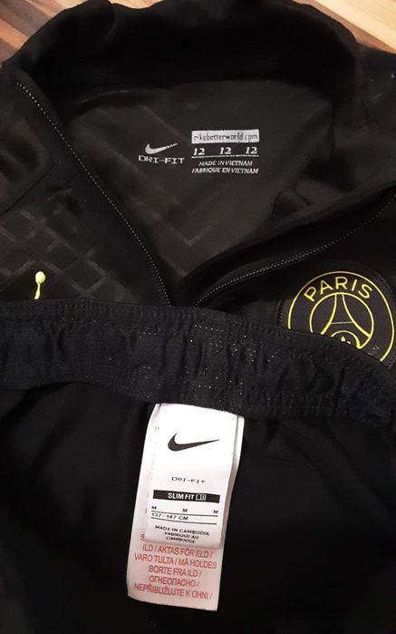 ( М 137-147) NIKE PARIS оригинален екип за футбол