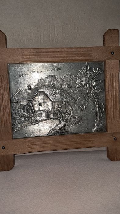 Doua tablouri basorelief din staniu in rama de lemn