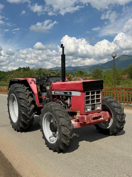 International 745 S ,DT, adus recent