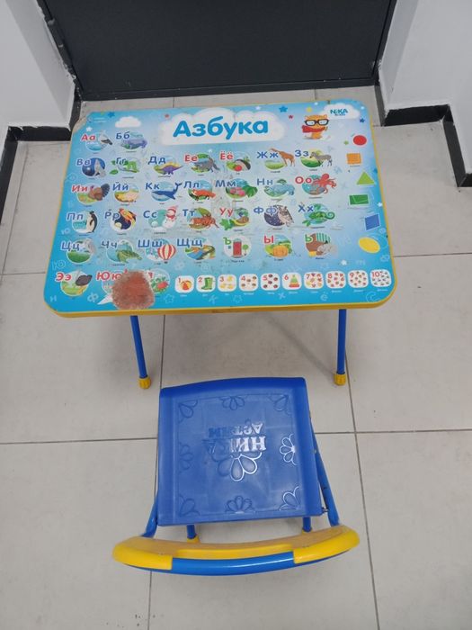 Детские складные столик и стульчик