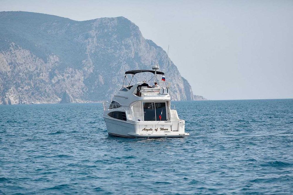 продам яхту carver 38