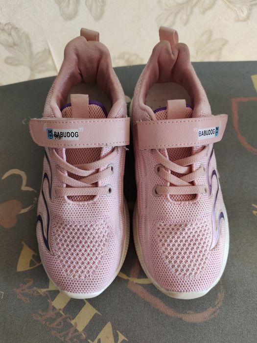 Кроссовки 33 размера