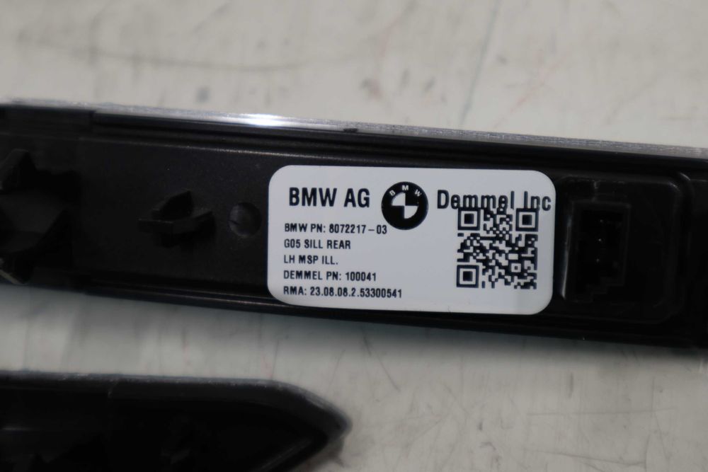 Комплект М светещи лайсни за праг БМВ Х5 Г05, Х5 Г05 фейслифт | BMW X5 G05, X5 G05 LCI M 8069271 8072218 8072217
