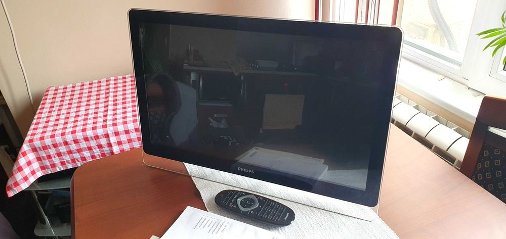 Philips 22" LCD TV 55см телевизор в отлично състояние