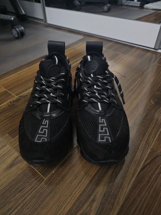 Versace chain reaction