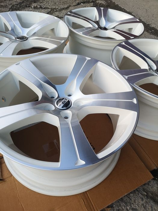 Jante originale GMP Italy Buran white diamond 8x18 et 43 5x112