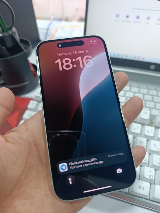 iPhone 15 Ideal holatda