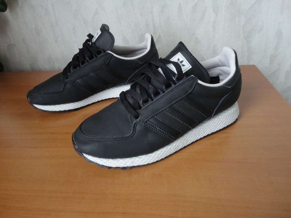 N39 Adidas/нови/естествена кожа/дамски маратонки