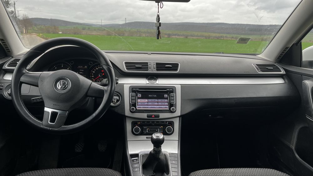 VOLKSWAGEN Passat 2011 — imagine 4