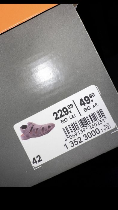 Sandale din piele, noi, nepurtate