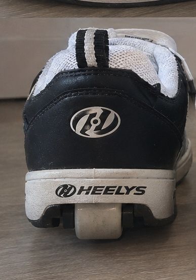 Adidași cu role  Heelys, mărimea 39