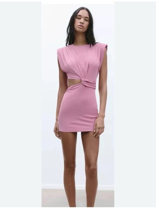 ZARA New С размер розова къса рокля по тялото