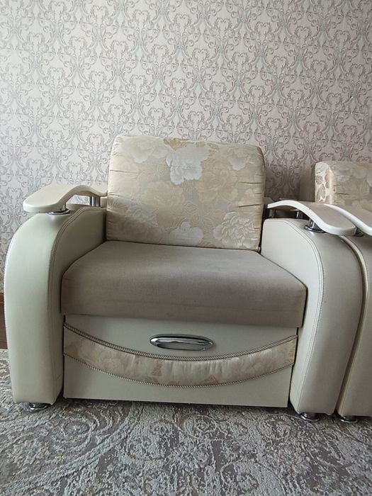 Продам диван с креслом