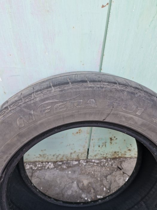 Продам 2 шины  корея летние.
