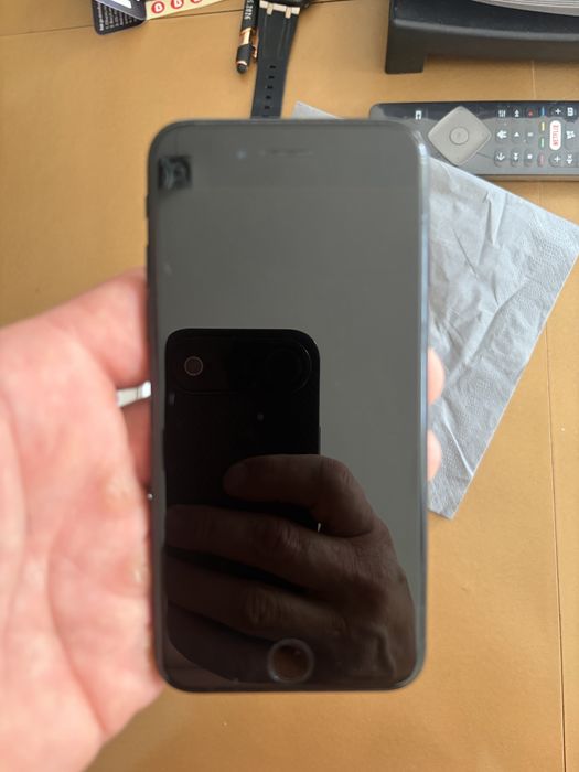 Продавам Iphone SE 128GB