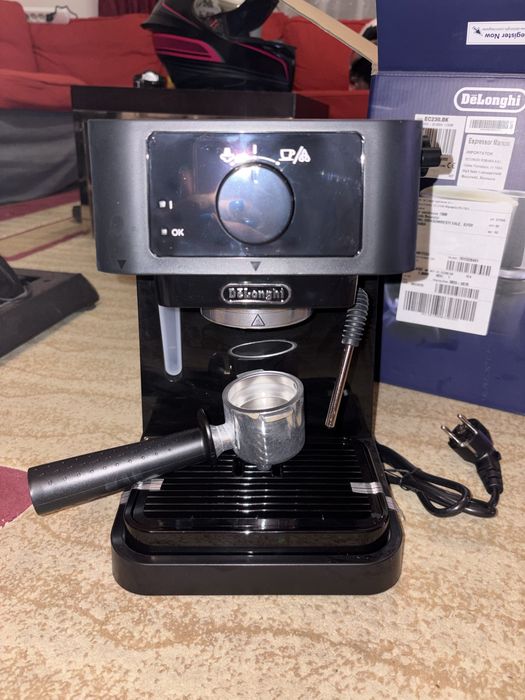 Vând Espressor DeLonghi nou nouț