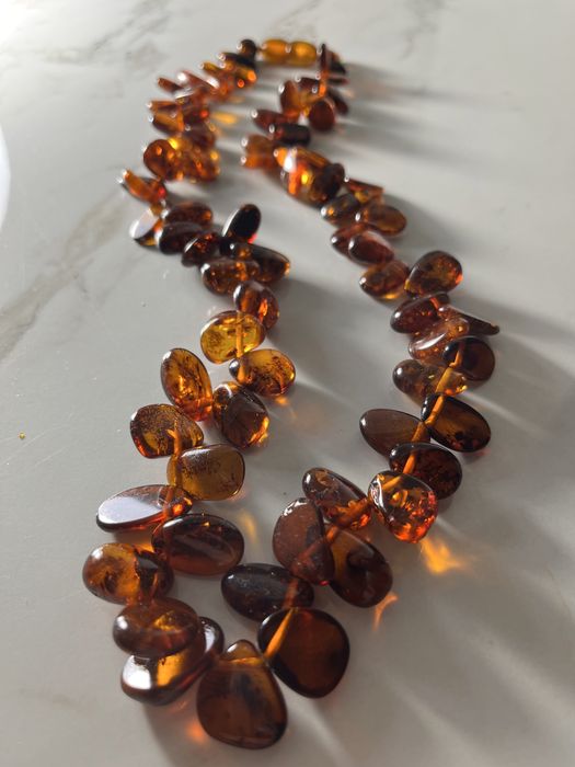Натуральный цельный янтарь