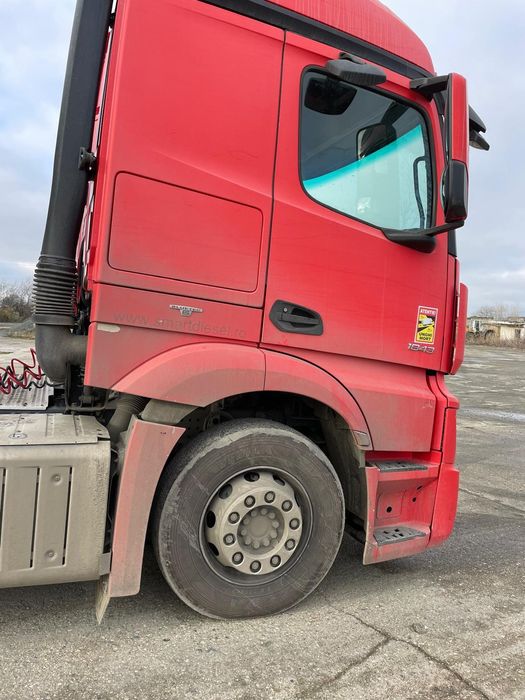 Vând ansamblu basculabil Mercedes Actros an 2015