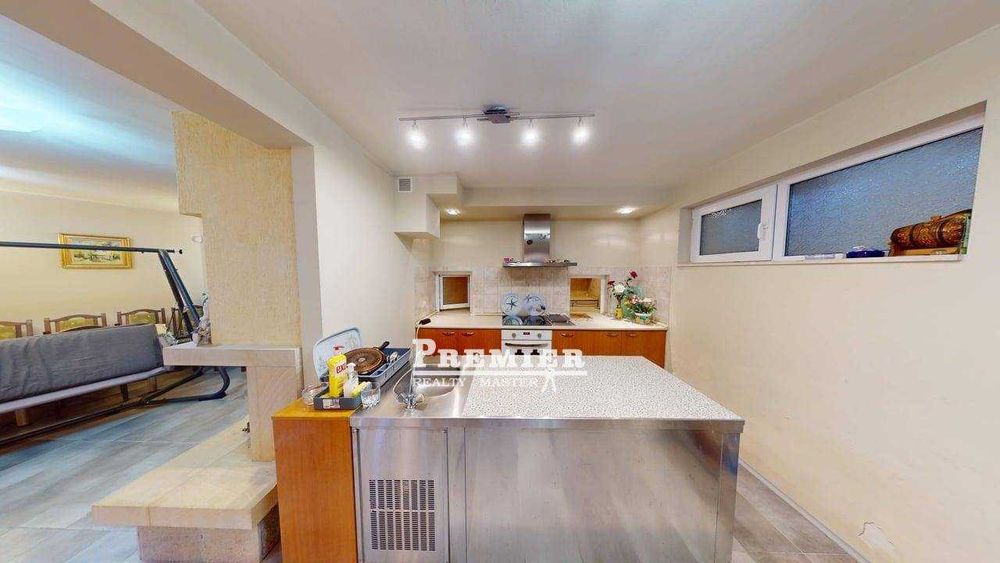 Продава се Къща в к.к. Слънчев бряг - 340 кв.м за 1343 €/кв.м - Снимка #6