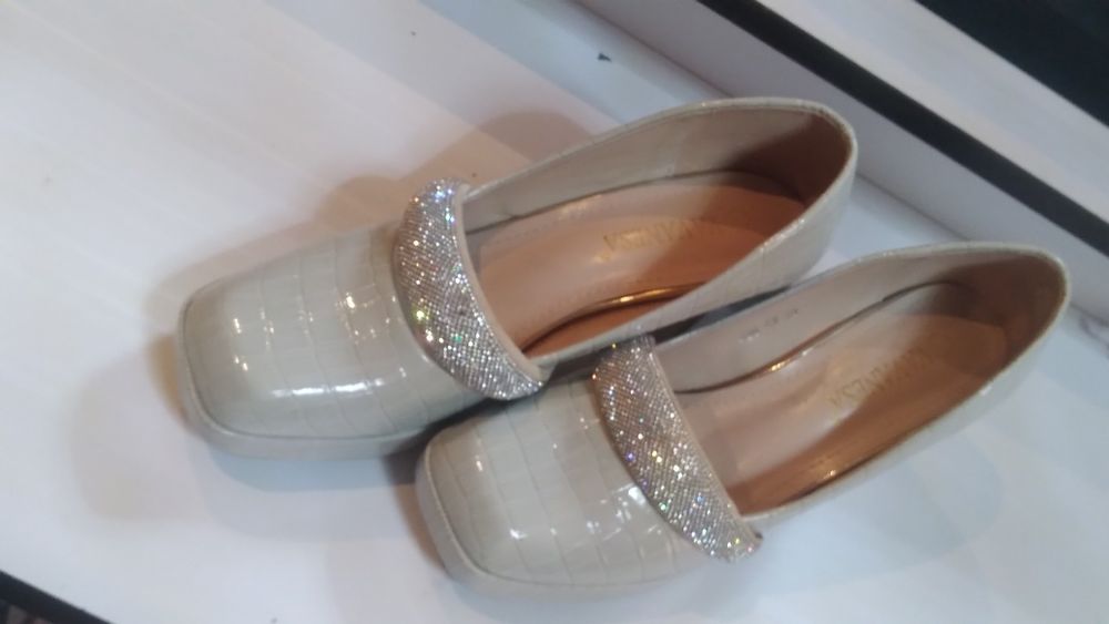 Bundan keyin kiyolmayotganim uchun sotmoqdaman