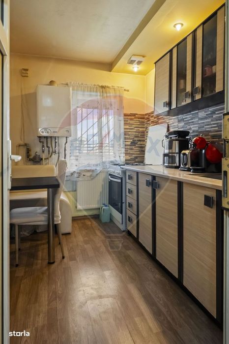 Apartament cu 4 camere de vânzare în zona Sebastian