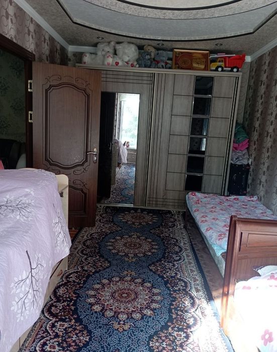 Продается квартира Юнусабад 19 квартал 1 этаж. 3 хона Срочно!!!