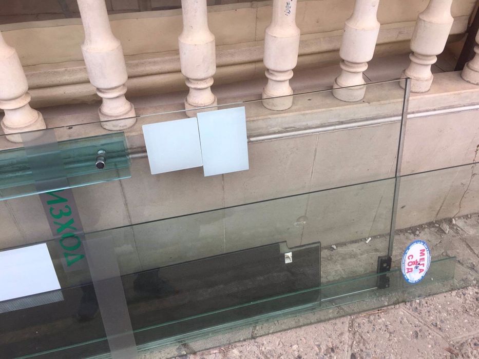 Стъклени врати закалени с кант - 3бр