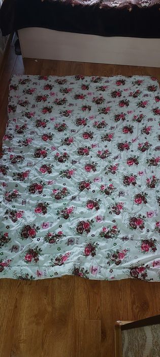 Пледы бу в хорошем состоянии почти даром.