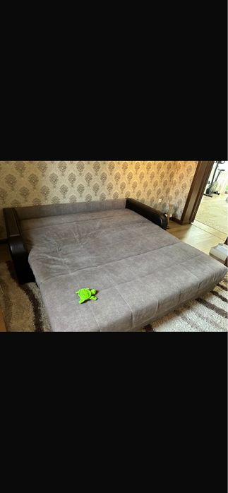 Продам Диван в хорошем состоянии