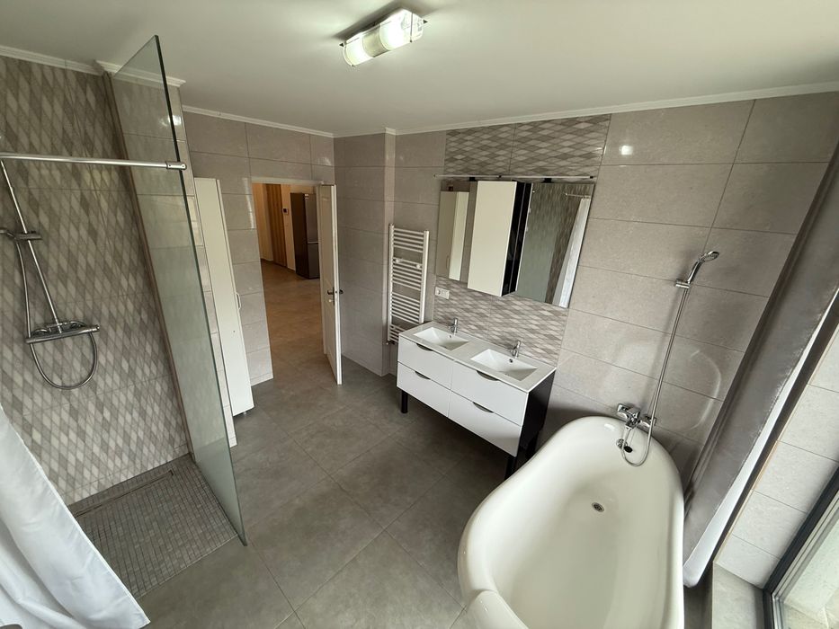 Apartament de închiriat 3 camere